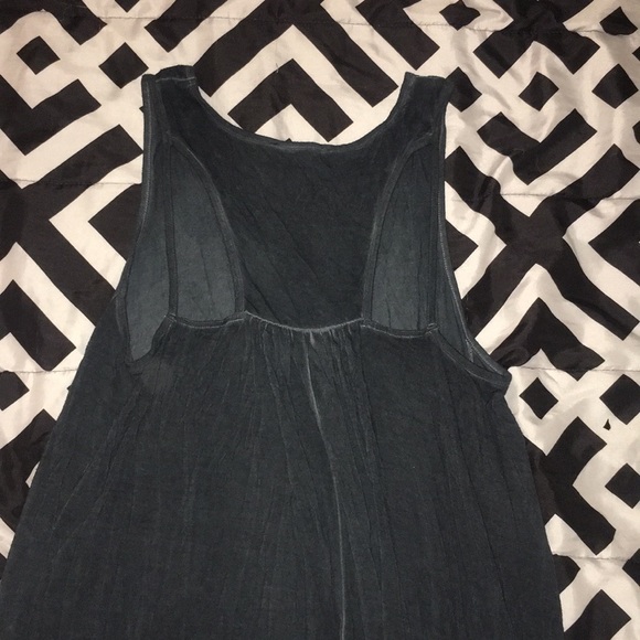 Grey Tank - Picture 2 of 3